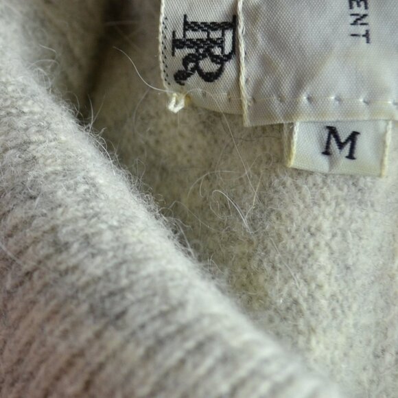 ANGORA AND LAMBSWOOL BLEND Sweater Made in Hong Kong - Picture 3 of 3